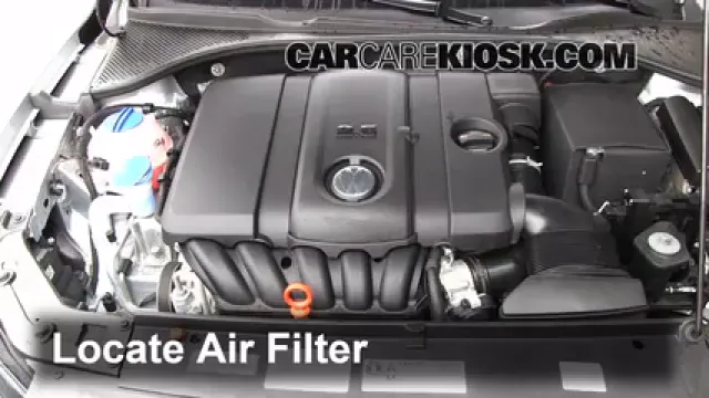 2012 Volkswagen Passat S 2.5L 5 Cyl. Sedan (4 Door) Filtre à air (moteur) Changement